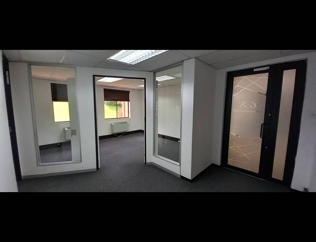 151M² OFFICE TO LET IN BRYANSTON
